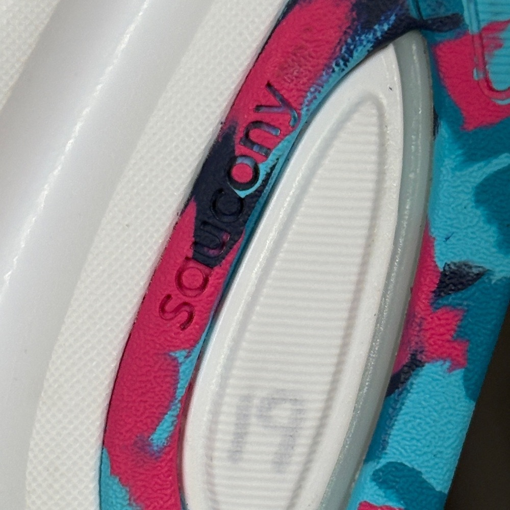 Saucony Women's Sneakers - White, Pink, and Gold - Picture 6 of 8